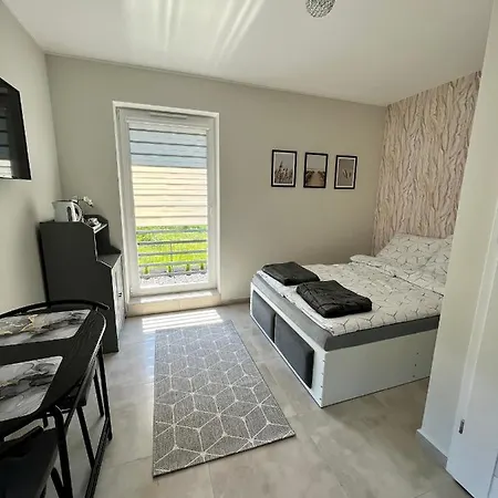 -noclegi Marki-pokoje Z Lazienkami-parking-ev-okolica Warszawy- Bed & Breakfast Marki (Wolomin)