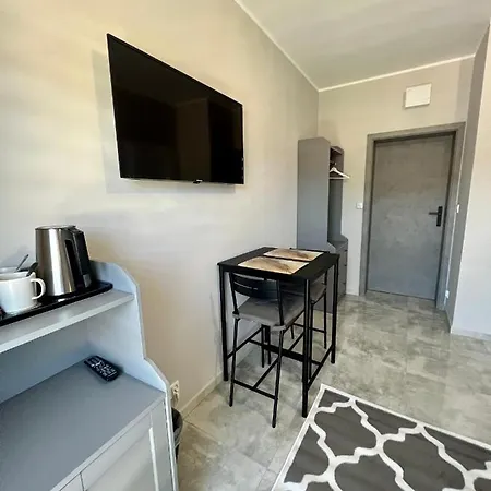 -noclegi Marki-pokoje Z Lazienkami-parking-ev-okolica Warszawy- Nocleg ze śniadaniem