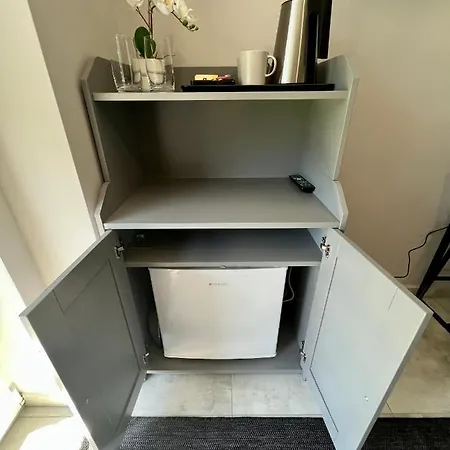 לינה וארוחת בוקר -noclegi Marki-pokoje Z Lazienkami-parking-ev-okolica Warszawy- 3*