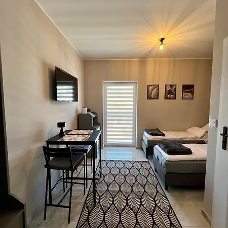 -noclegi Marki-pokoje Z Lazienkami-parking-ev-okolica Warszawy- 3*