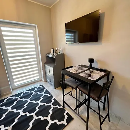 Nocleg ze śniadaniem -noclegi Marki-pokoje Z Lazienkami-parking-ev-okolica Warszawy-