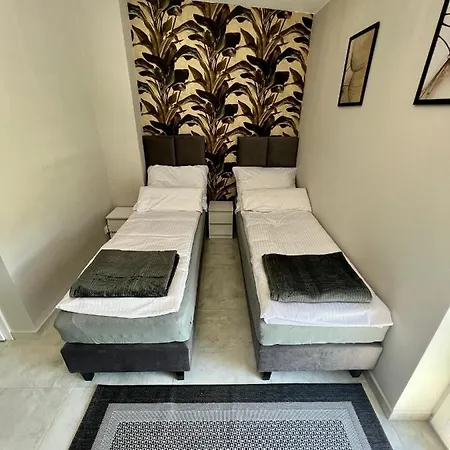 -noclegi Marki-pokoje Z Lazienkami-parking-ev-okolica Warszawy- Bed & Breakfast 3*