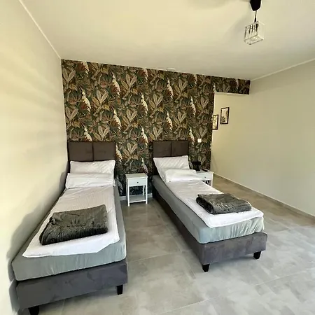 Bed & Breakfast -noclegi Marki-pokoje Z Lazienkami-parking-ev-okolica Warszawy- Marki (Wolomin)