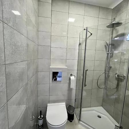 -noclegi Marki-pokoje Z Lazienkami-parking-ev-okolica Warszawy- Bed & Breakfast