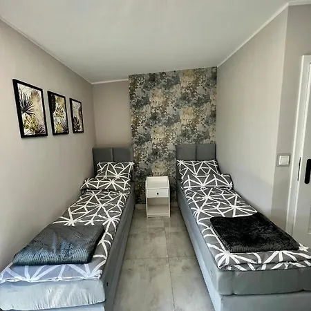 Nocleg ze śniadaniem -noclegi Marki-pokoje Z Lazienkami-parking-ev-okolica Warszawy- 3*