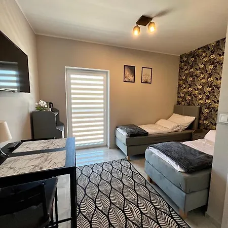 Nocleg ze śniadaniem -noclegi Marki-pokoje Z Lazienkami-parking-ev-okolica Warszawy- Marki (Wolomin)