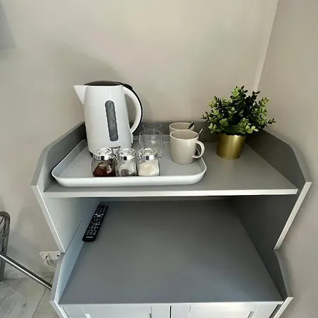 -noclegi Marki-pokoje Z Lazienkami-parking-ev-okolica Warszawy- Bed & Breakfast