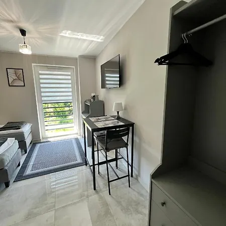 -noclegi Marki-pokoje Z Lazienkami-parking-ev-okolica Warszawy- Nocleg ze śniadaniem