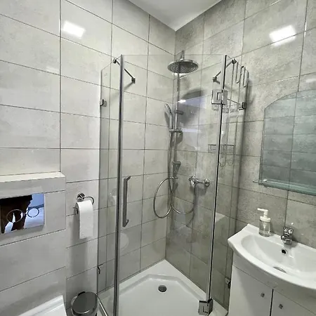 Bed & Breakfast -noclegi Marki-pokoje Z Lazienkami-parking-ev-okolica Warszawy- 3*