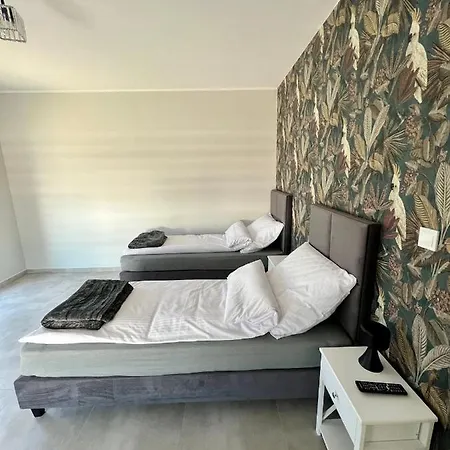 Nocleg ze śniadaniem -noclegi Marki-pokoje Z Lazienkami-parking-ev-okolica Warszawy- Marki (Wolomin)