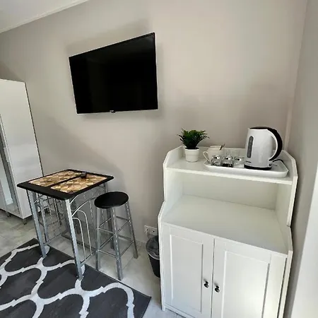 -noclegi Marki-pokoje Z Lazienkami-parking-ev-okolica Warszawy- Nocleg ze śniadaniem 3*