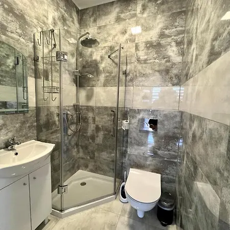 Nocleg ze śniadaniem -noclegi Marki-pokoje Z Lazienkami-parking-ev-okolica Warszawy- Marki (Wolomin)