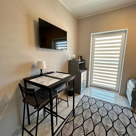 Nocleg ze śniadaniem -noclegi Marki-pokoje Z Lazienkami-parking-ev-okolica Warszawy- 3*