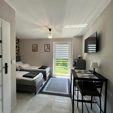 -noclegi Marki-pokoje Z Lazienkami-parking-ev-okolica Warszawy-