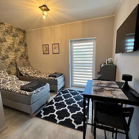 -noclegi Marki-pokoje Z Lazienkami-parking-ev-okolica Warszawy- Bed & Breakfast