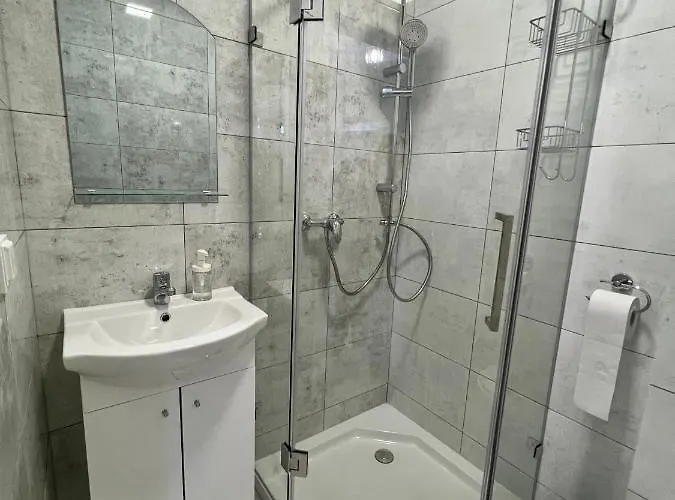 -noclegi Marki-pokoje Z Lazienkami-parking-ev-okolica Warszawy- Marki (Wolomin)