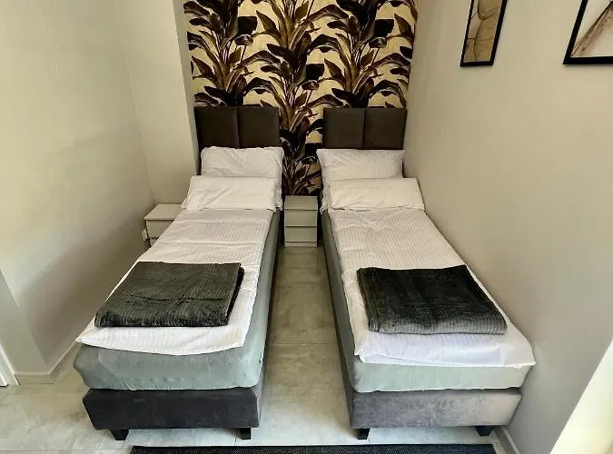 -noclegi Marki-pokoje Z Lazienkami-parking-ev-okolica Warszawy- Bed & Breakfast 3*