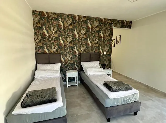 Bed & Breakfast -noclegi Marki-pokoje Z Lazienkami-parking-ev-okolica Warszawy- Marki (Wolomin)