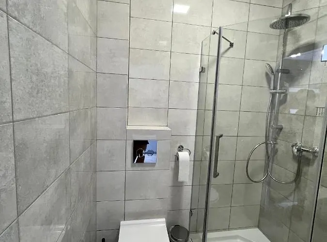 -noclegi Marki-pokoje Z Lazienkami-parking-ev-okolica Warszawy- Bed & Breakfast