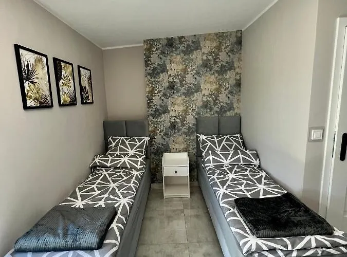 Bed & Breakfast -noclegi Marki-pokoje Z Lazienkami-parking-ev-okolica Warszawy- 3*