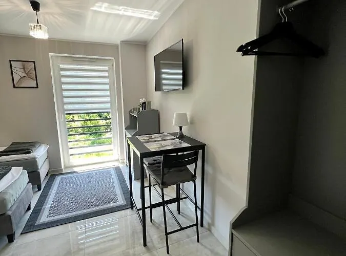 -noclegi Marki-pokoje Z Lazienkami-parking-ev-okolica Warszawy- Bed & Breakfast