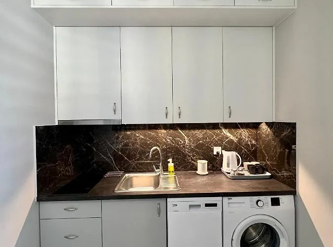 -noclegi Marki-pokoje Z Lazienkami-parking-ev-okolica Warszawy- Bed & Breakfast 3*