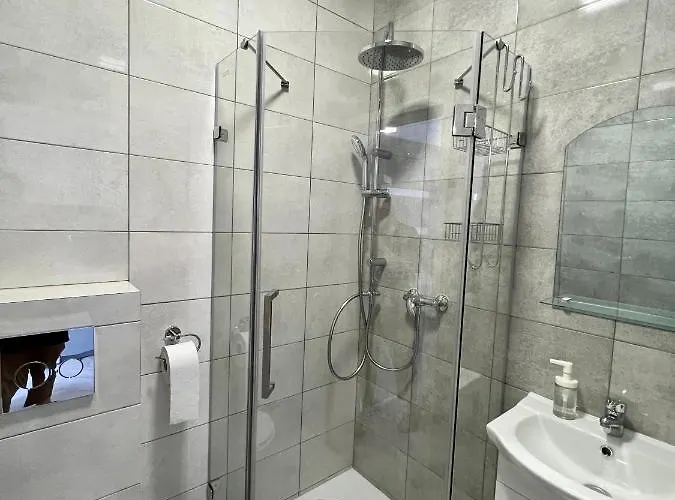 Bed & Breakfast -noclegi Marki-pokoje Z Lazienkami-parking-ev-okolica Warszawy- 3*