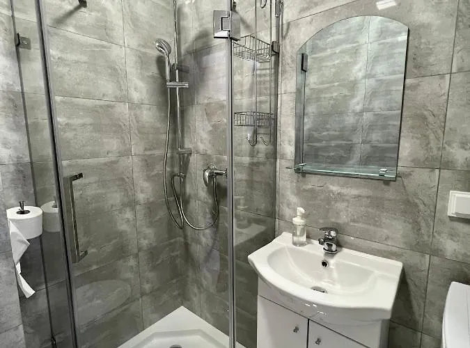 -noclegi Marki-pokoje Z Lazienkami-parking-ev-okolica Warszawy- Bed & Breakfast