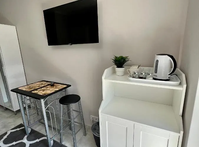 -noclegi Marki-pokoje Z Lazienkami-parking-ev-okolica Warszawy- Bed & Breakfast 3*