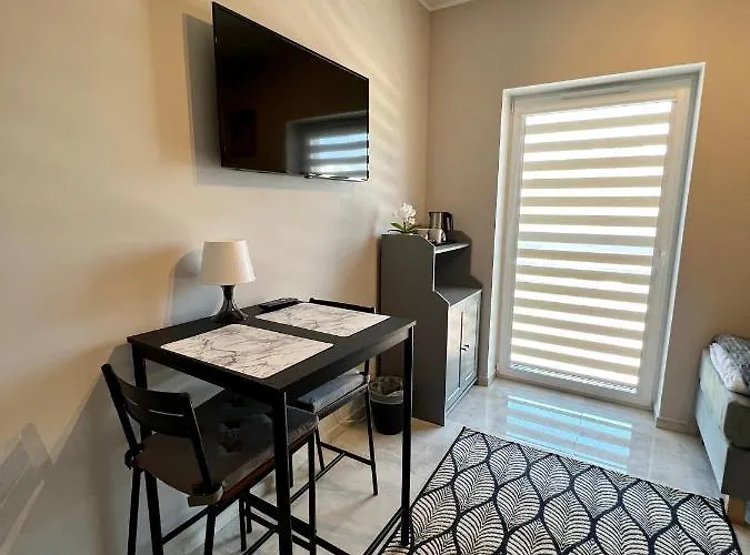 Bed & Breakfast -noclegi Marki-pokoje Z Lazienkami-parking-ev-okolica Warszawy- 3*