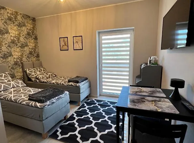 -noclegi Marki-pokoje Z Lazienkami-parking-ev-okolica Warszawy- Bed & Breakfast