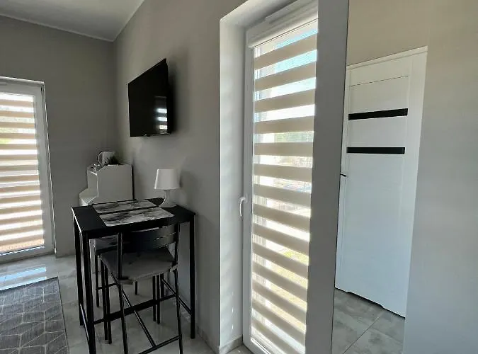 Bed & Breakfast -noclegi Marki-pokoje Z Lazienkami-parking-ev-okolica Warszawy- 3*